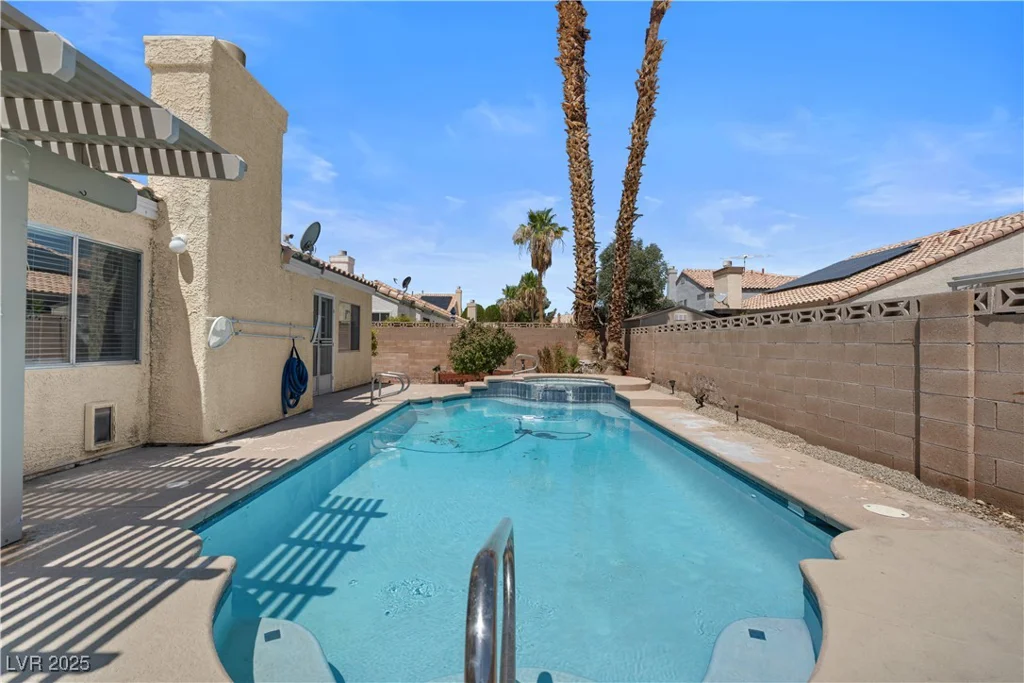 920 Serpentina, Las Vegas, NV 89123