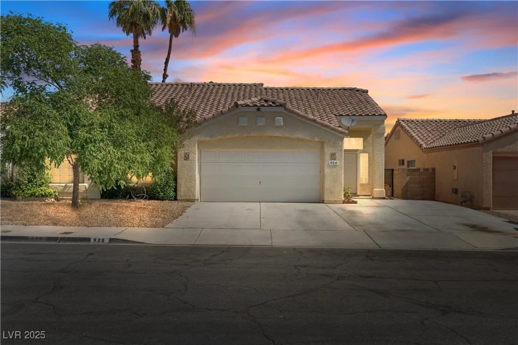 920 Serpentina, Las Vegas, NV 89123