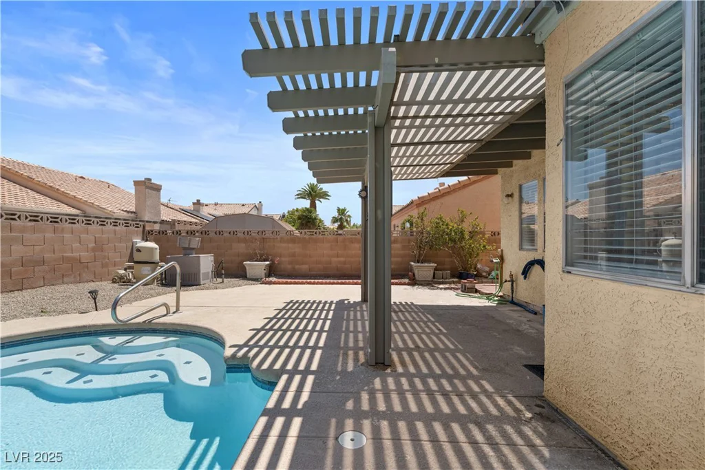 920 Serpentina, Las Vegas, NV 89123