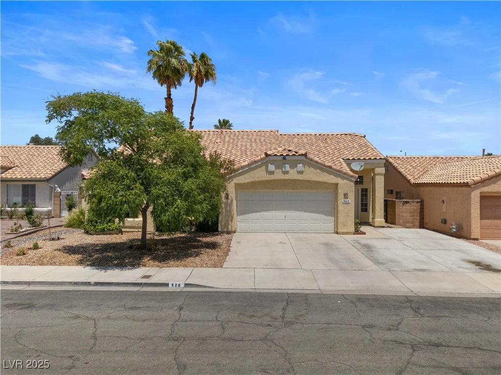 920 Serpentina, Las Vegas, NV 89123