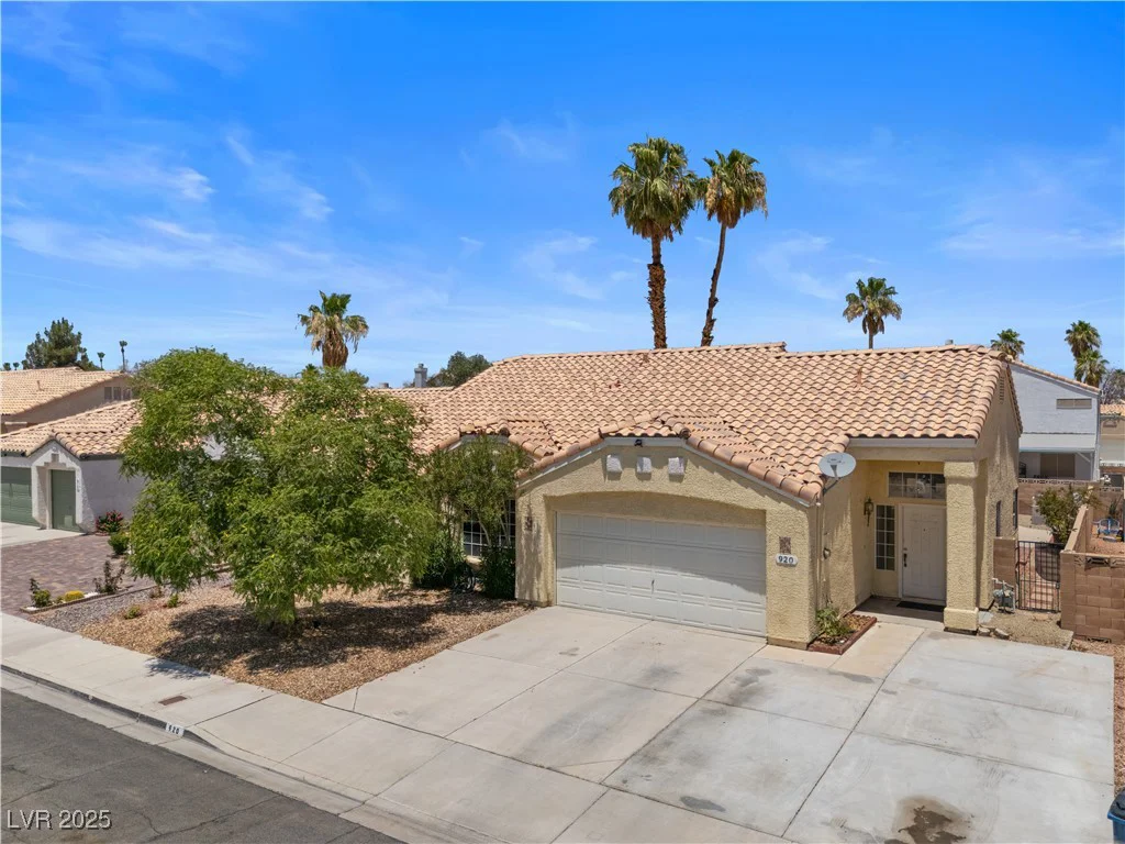 920 Serpentina, Las Vegas, NV 89123