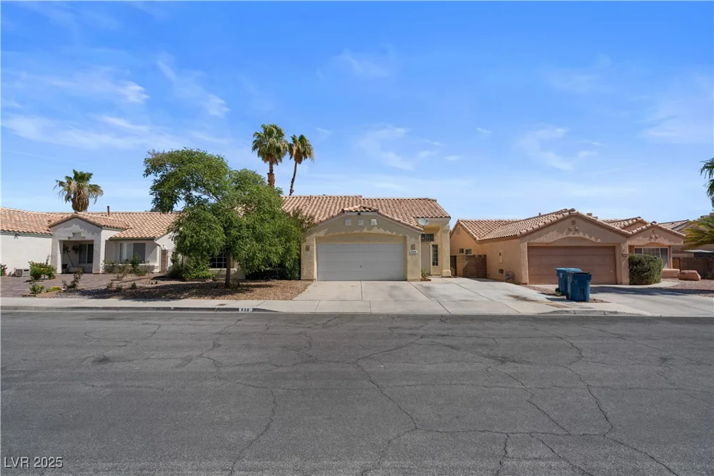 920 Serpentina, Las Vegas, NV 89123