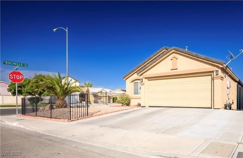 4314 Flaming Ridge, Las Vegas, NV 89147