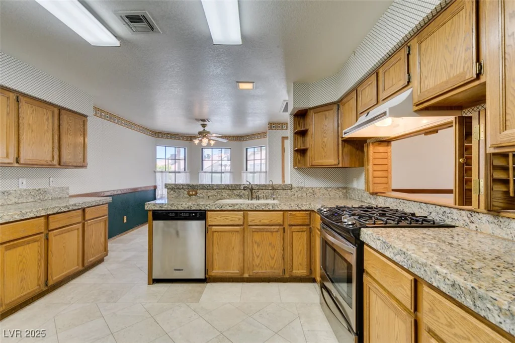 5505 Excelsior Springs, Las Vegas, NV 89130