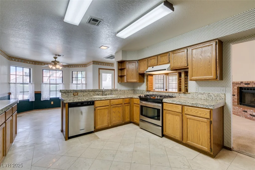 5505 Excelsior Springs, Las Vegas, NV 89130