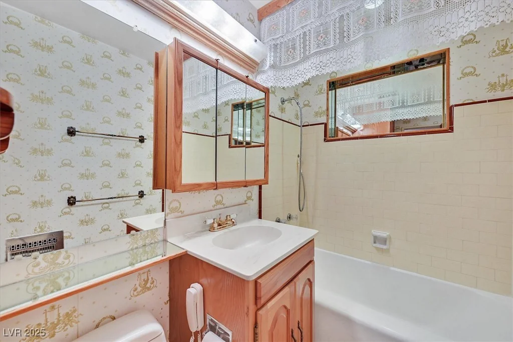 1331 Melville, Las Vegas, NV 89102