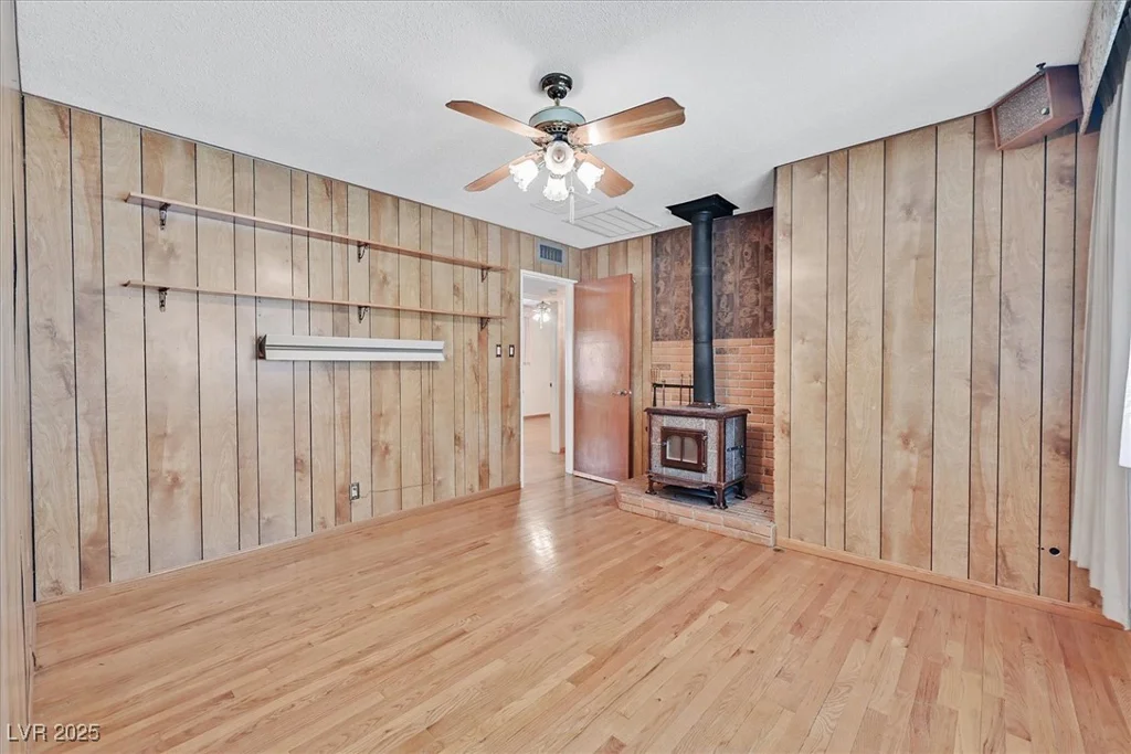 1331 Melville, Las Vegas, NV 89102
