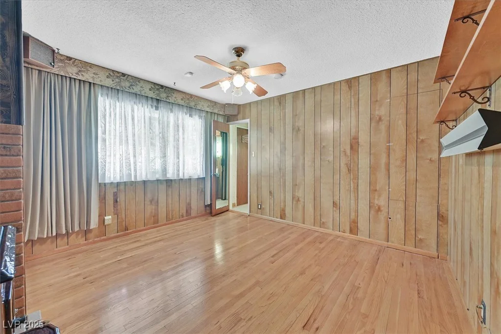 1331 Melville, Las Vegas, NV 89102