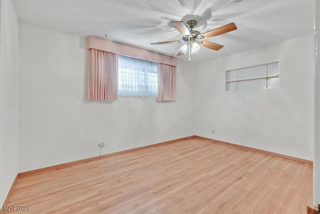 1331 Melville, Las Vegas, NV 89102