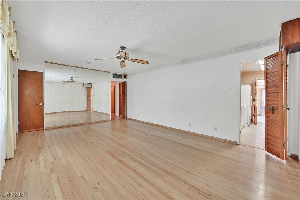 1331 Melville, Las Vegas, NV 89102
