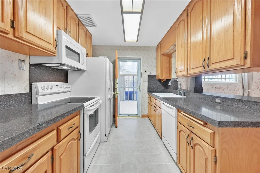 1331 Melville, Las Vegas, NV 89102