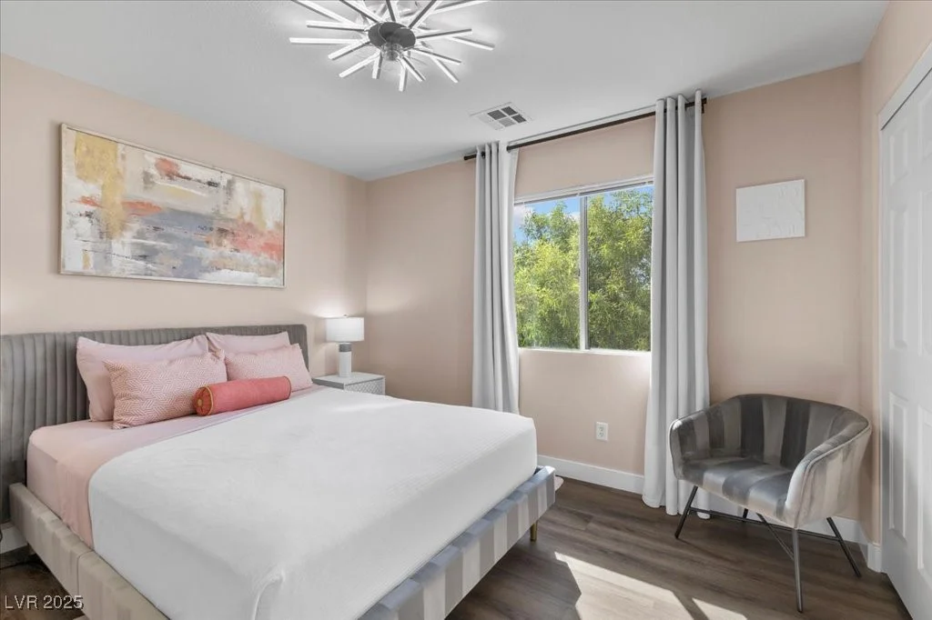 8353 Lower Trailhead, Las Vegas, NV 89113
