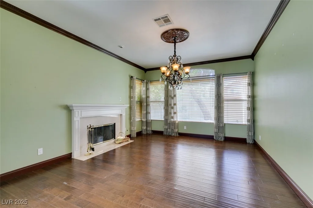 1813 Francisco Peak, Las Vegas, NV 89128