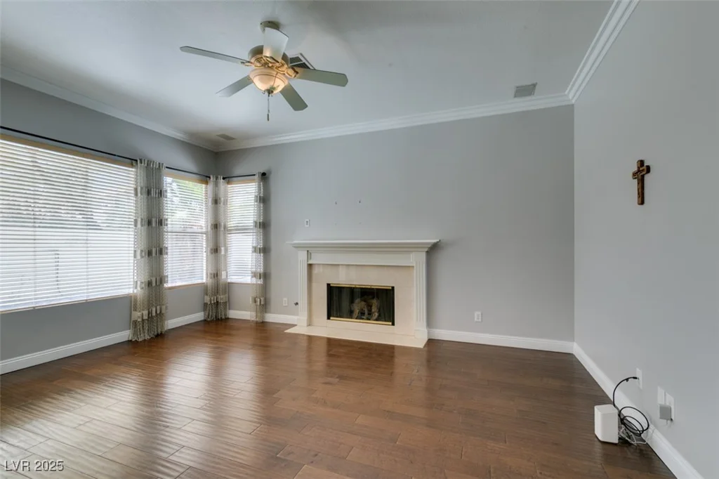 1813 Francisco Peak, Las Vegas, NV 89128