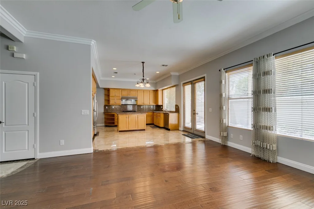 1813 Francisco Peak, Las Vegas, NV 89128