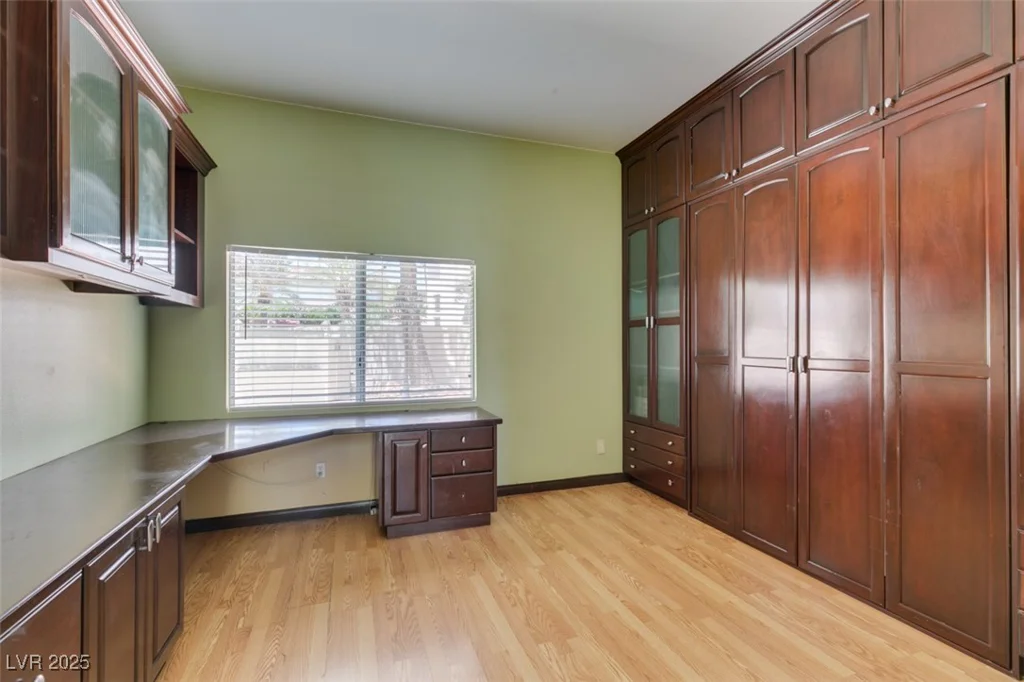 1813 Francisco Peak, Las Vegas, NV 89128