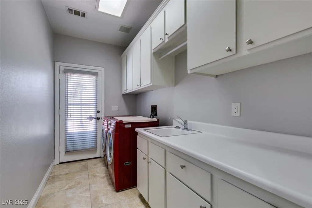 1813 Francisco Peak, Las Vegas, NV 89128