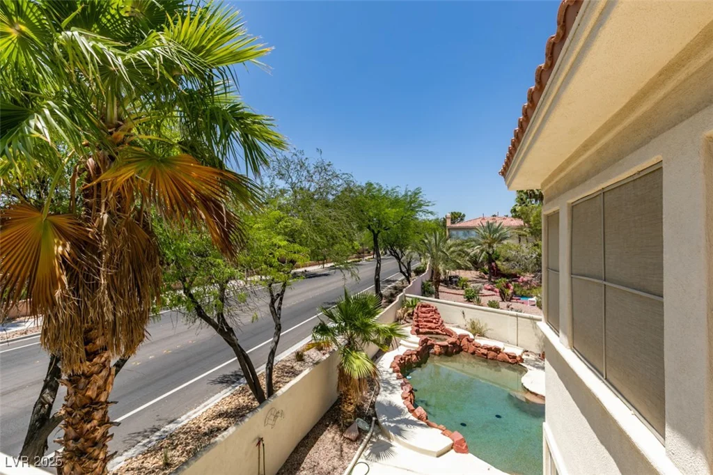 1813 Francisco Peak, Las Vegas, NV 89128