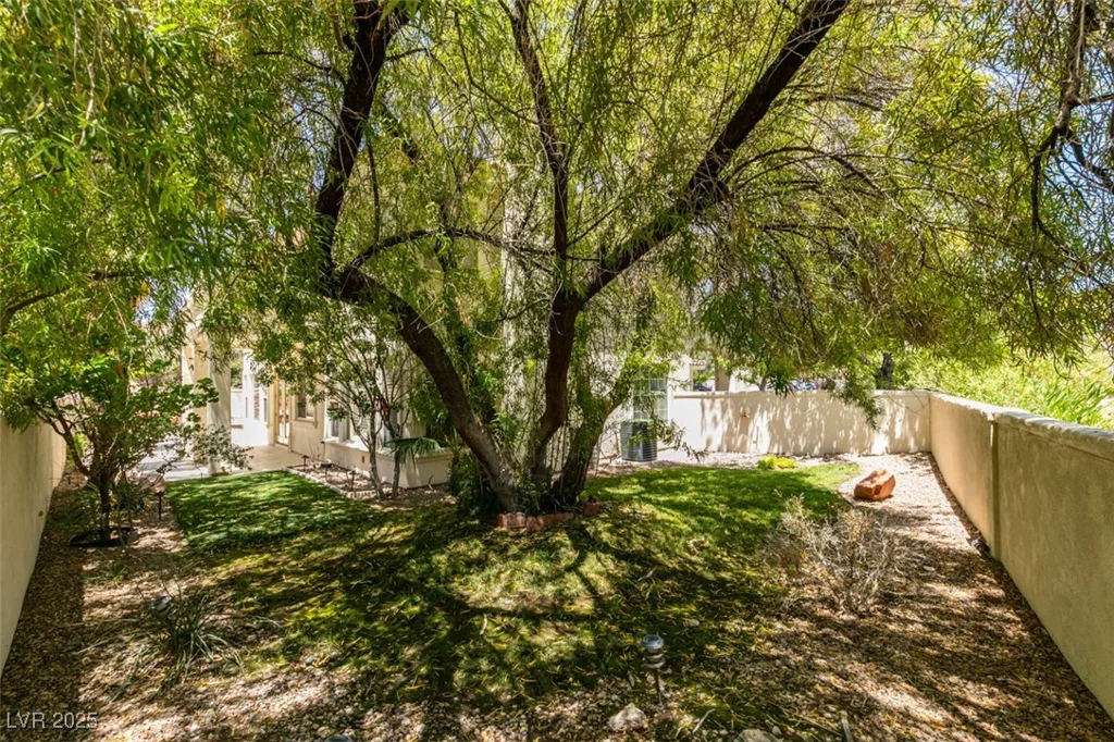 1813 Francisco Peak, Las Vegas, NV 89128