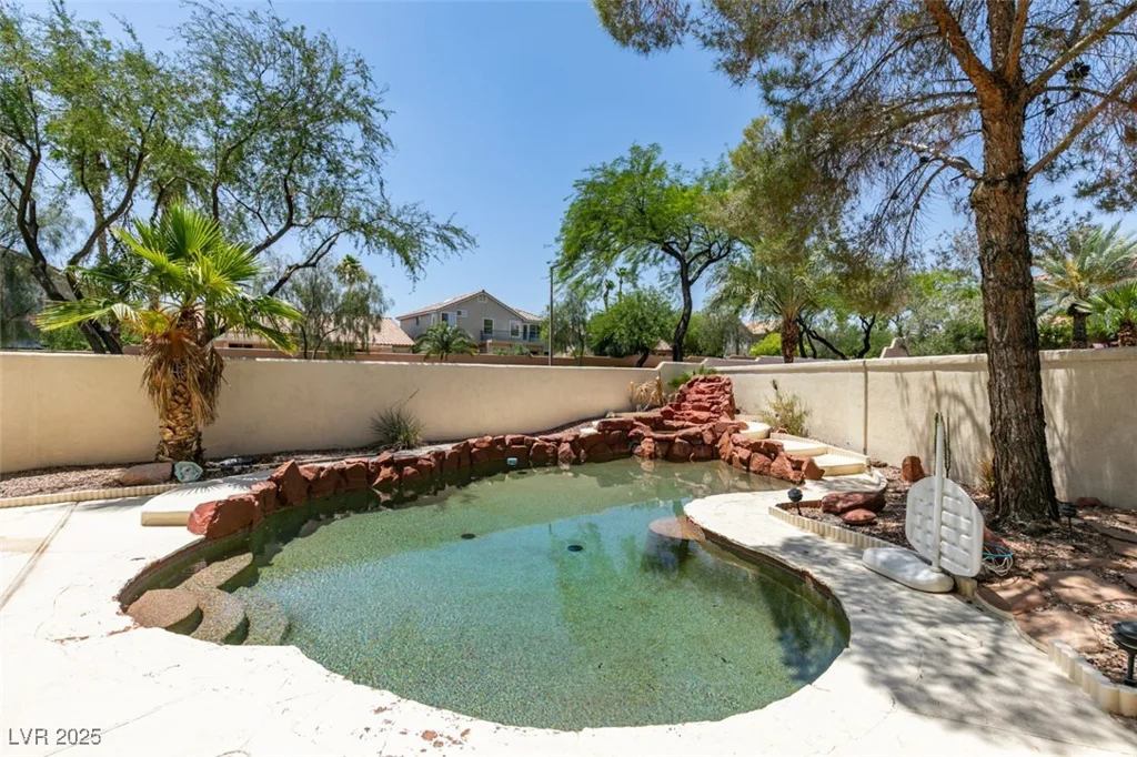 1813 Francisco Peak, Las Vegas, NV 89128