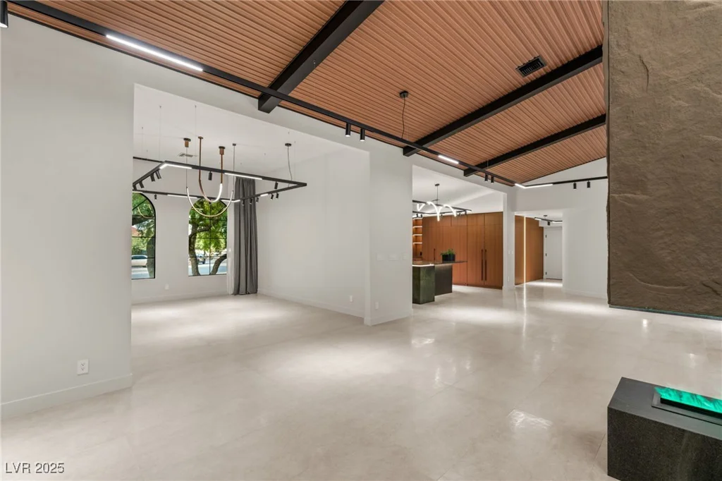 2935 Montessouri, Las Vegas, NV 89117