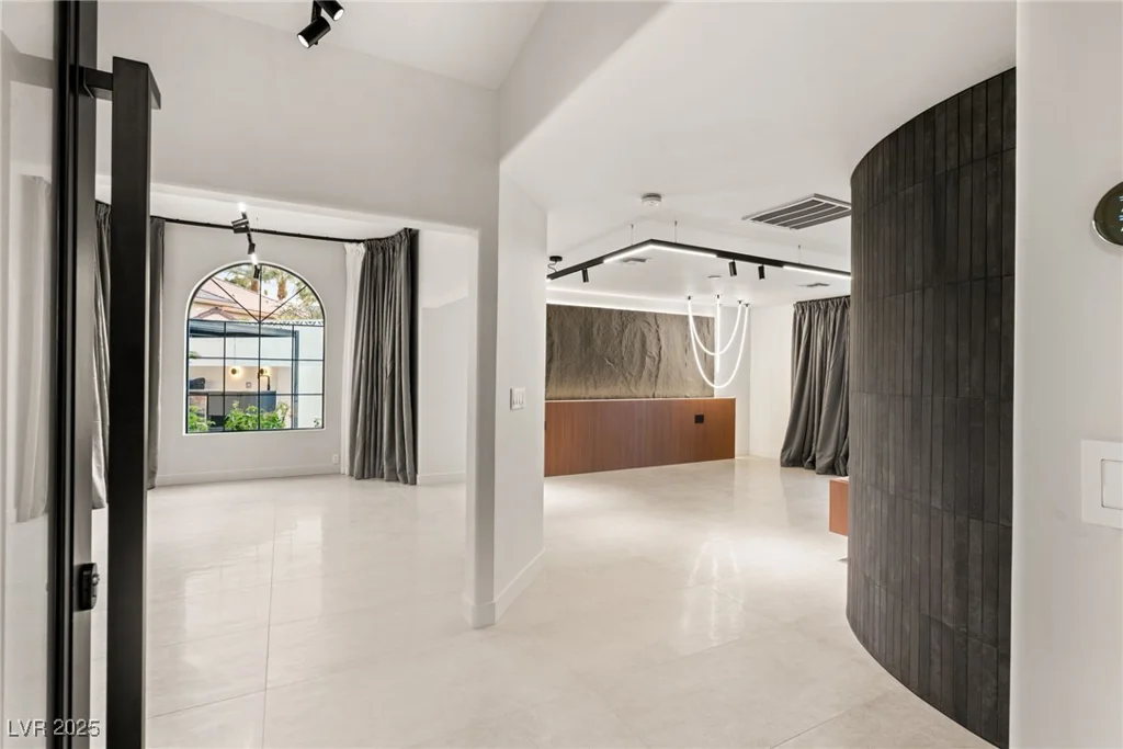2935 Montessouri, Las Vegas, NV 89117