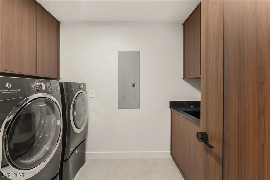 2935 Montessouri, Las Vegas, NV 89117
