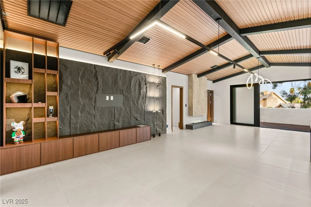 2935 Montessouri, Las Vegas, NV 89117