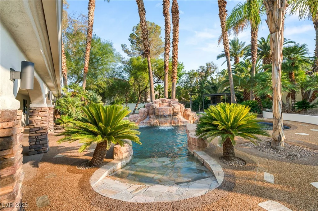 2935 Montessouri, Las Vegas, NV 89117