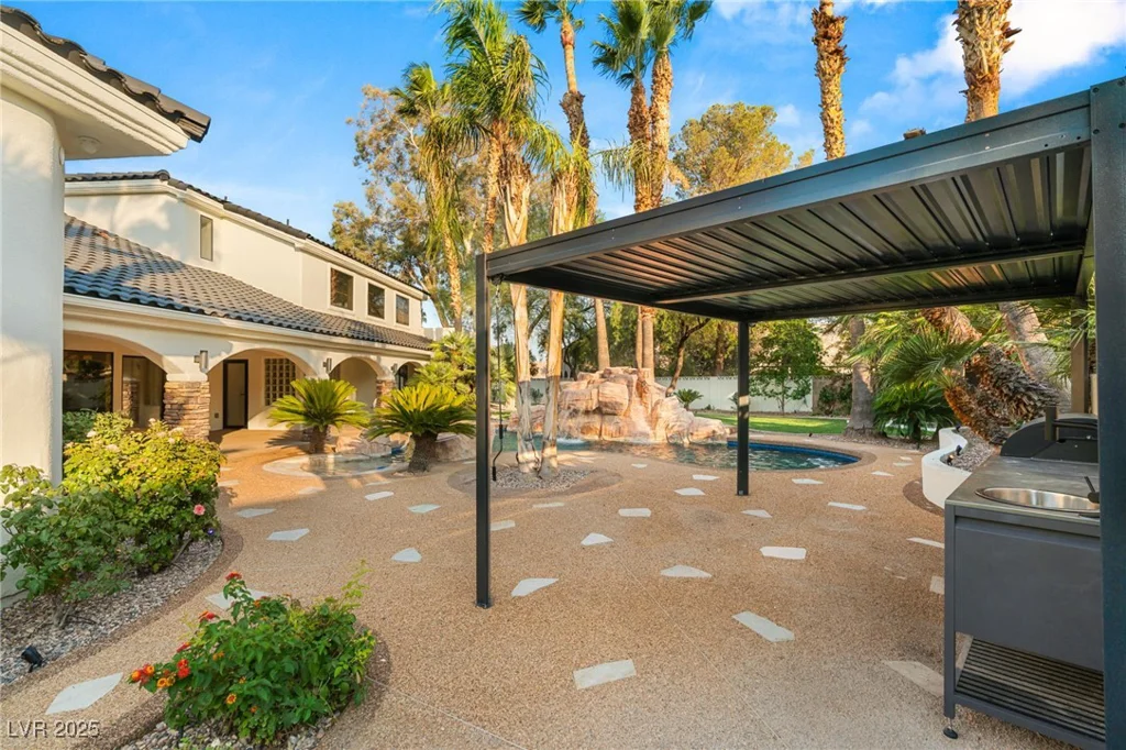 2935 Montessouri, Las Vegas, NV 89117