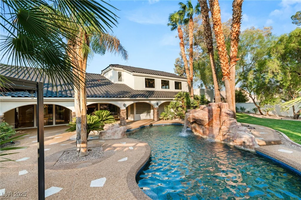 2935 Montessouri, Las Vegas, NV 89117