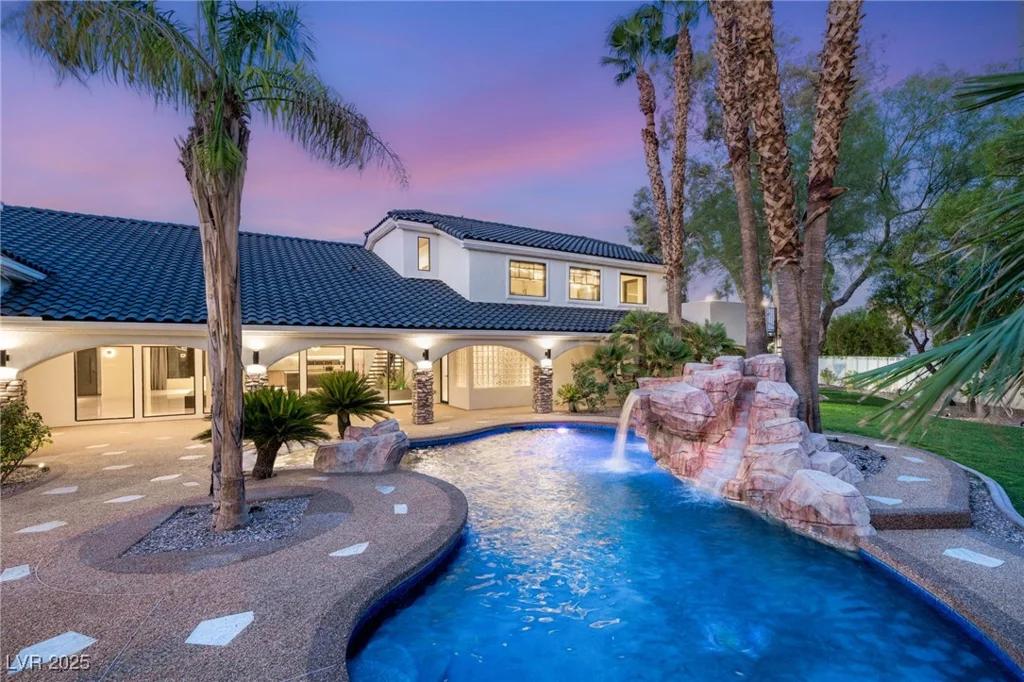 2935 Montessouri, Las Vegas, NV 89117