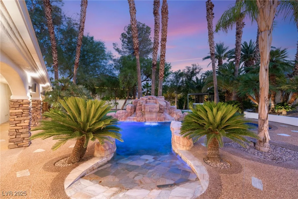2935 Montessouri, Las Vegas, NV 89117