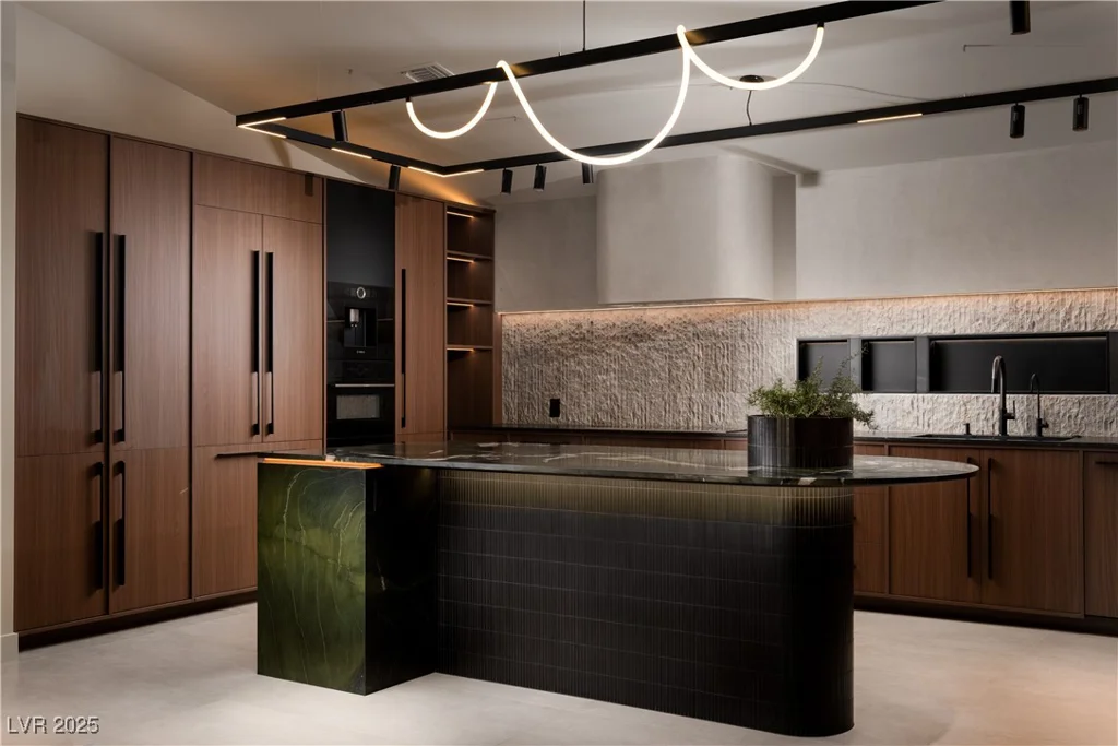 2935 Montessouri, Las Vegas, NV 89117