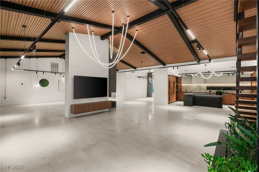 2935 Montessouri, Las Vegas, NV 89117