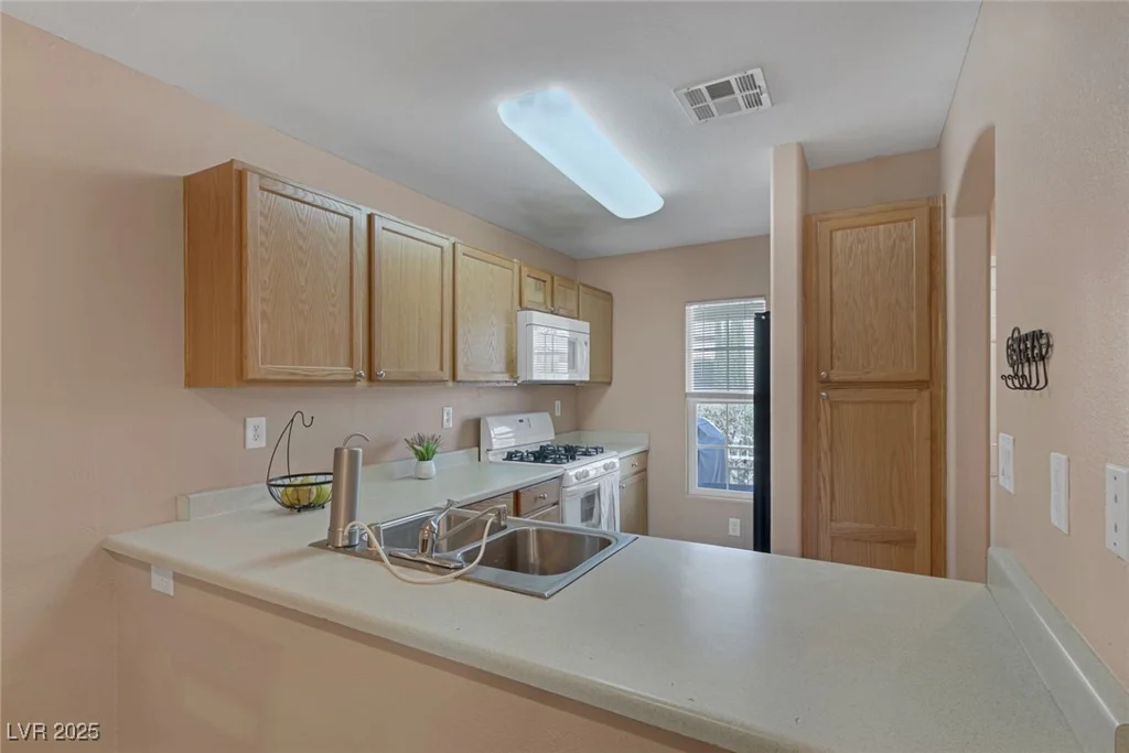 6217 Lapilli, Las Vegas, NV 89139