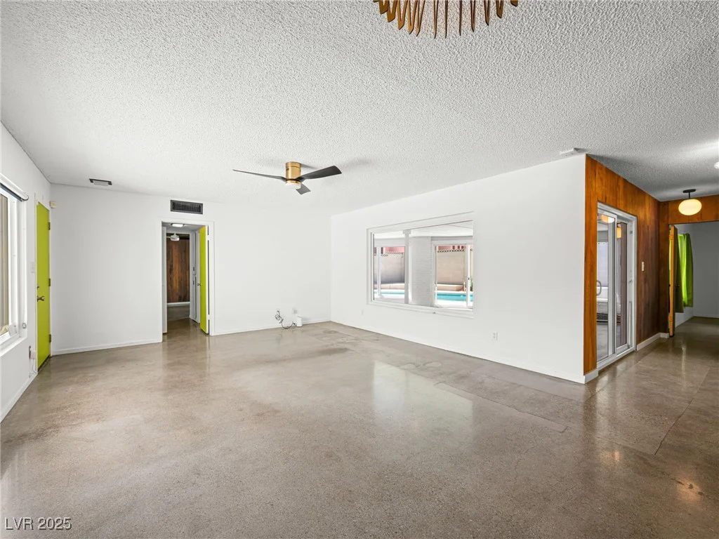2245 Sombrero, Las Vegas, NV 89169