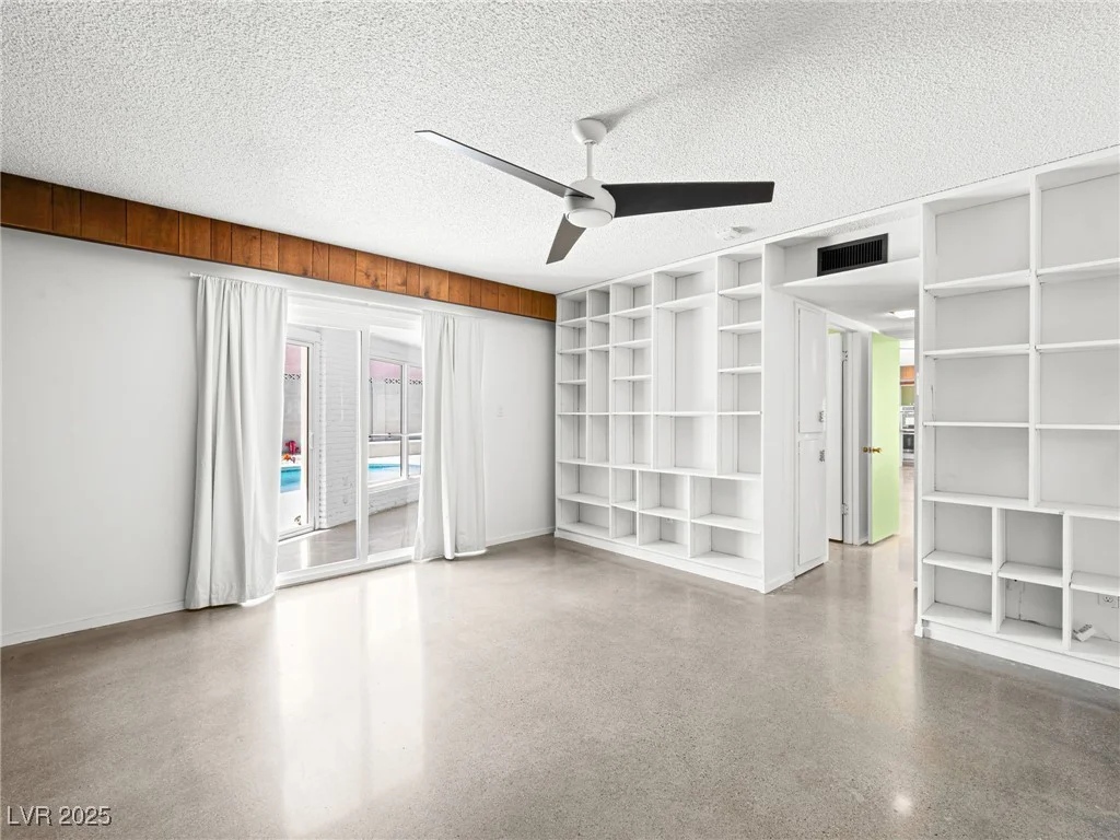 2245 Sombrero, Las Vegas, NV 89169