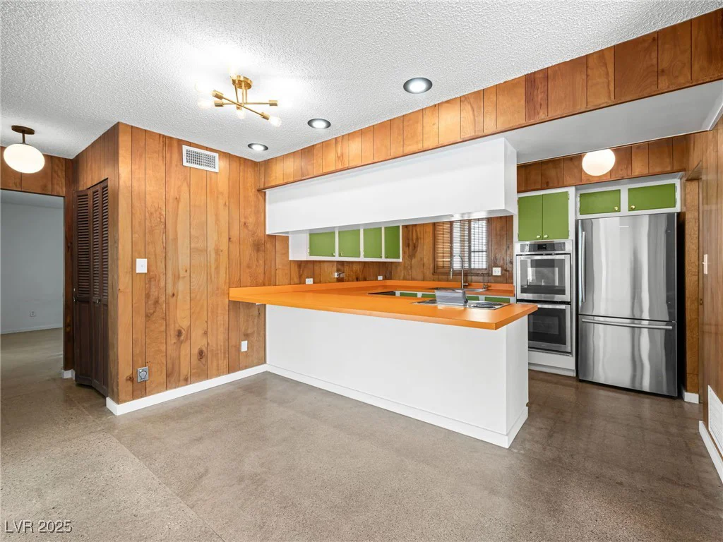 2245 Sombrero, Las Vegas, NV 89169