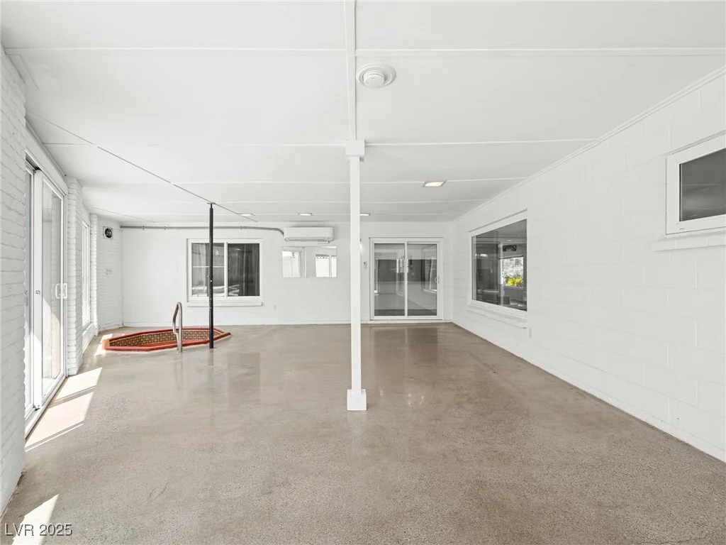 2245 Sombrero, Las Vegas, NV 89169