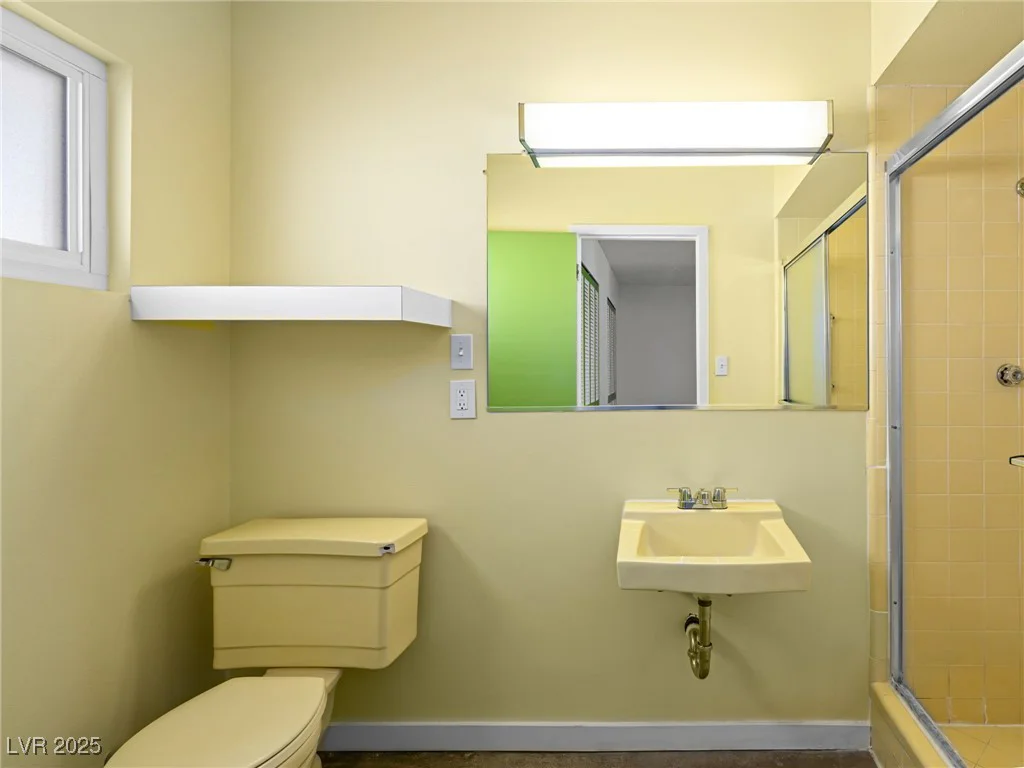 2245 Sombrero, Las Vegas, NV 89169