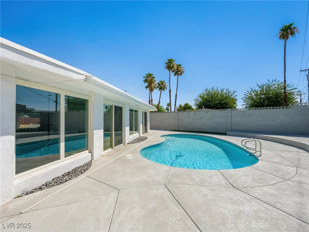 2245 Sombrero, Las Vegas, NV 89169