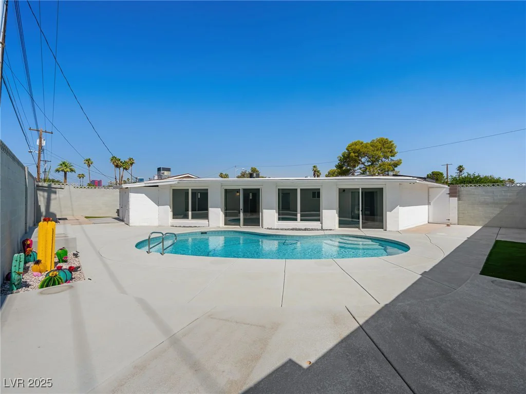 2245 Sombrero, Las Vegas, NV 89169