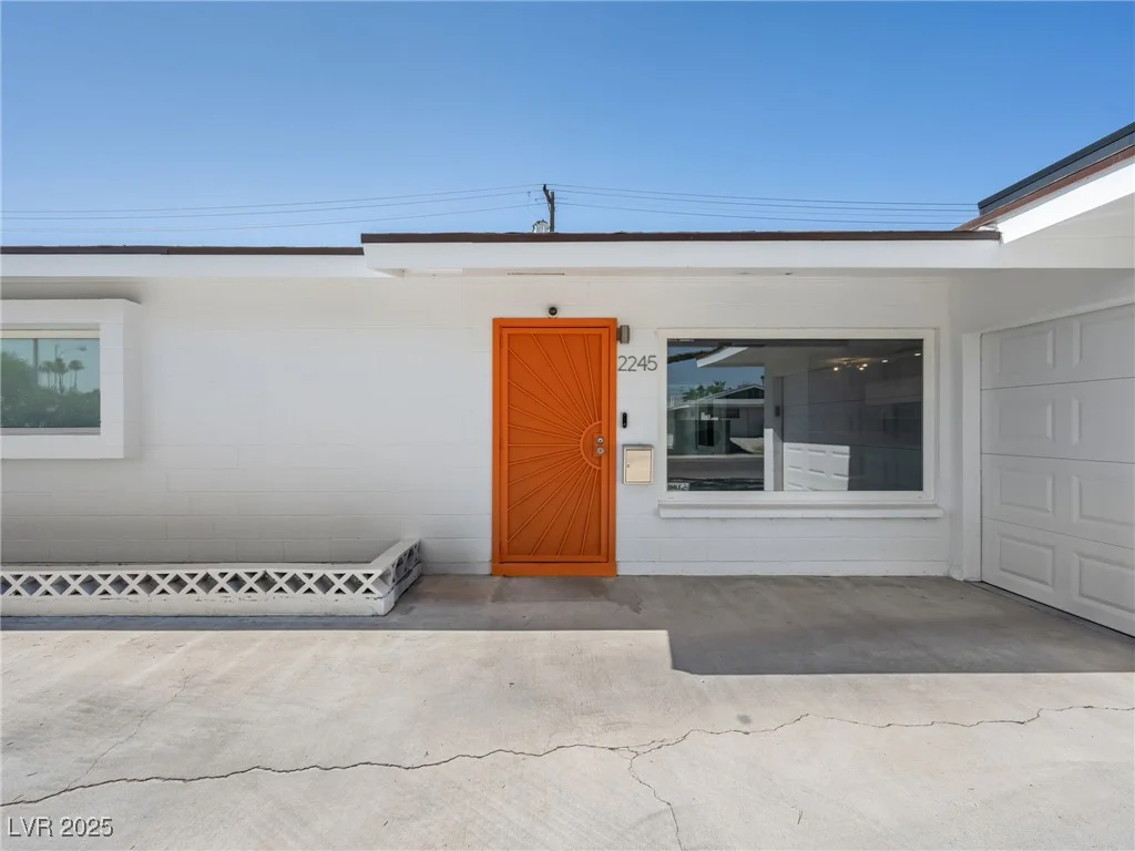 2245 Sombrero, Las Vegas, NV 89169