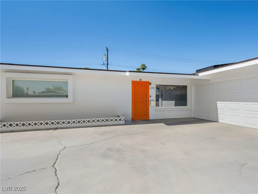 2245 Sombrero, Las Vegas, NV 89169