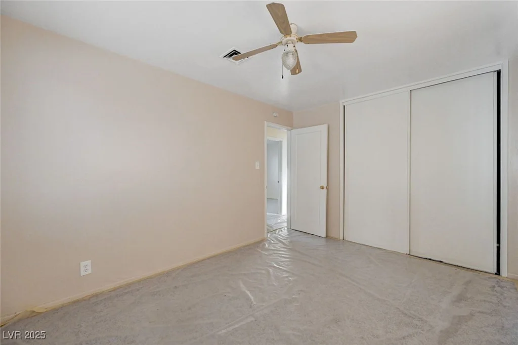 2400 Santa Paula, Las Vegas, NV 89104