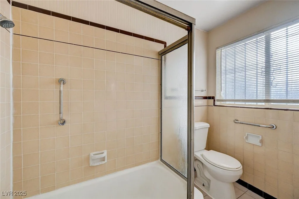 2400 Santa Paula, Las Vegas, NV 89104
