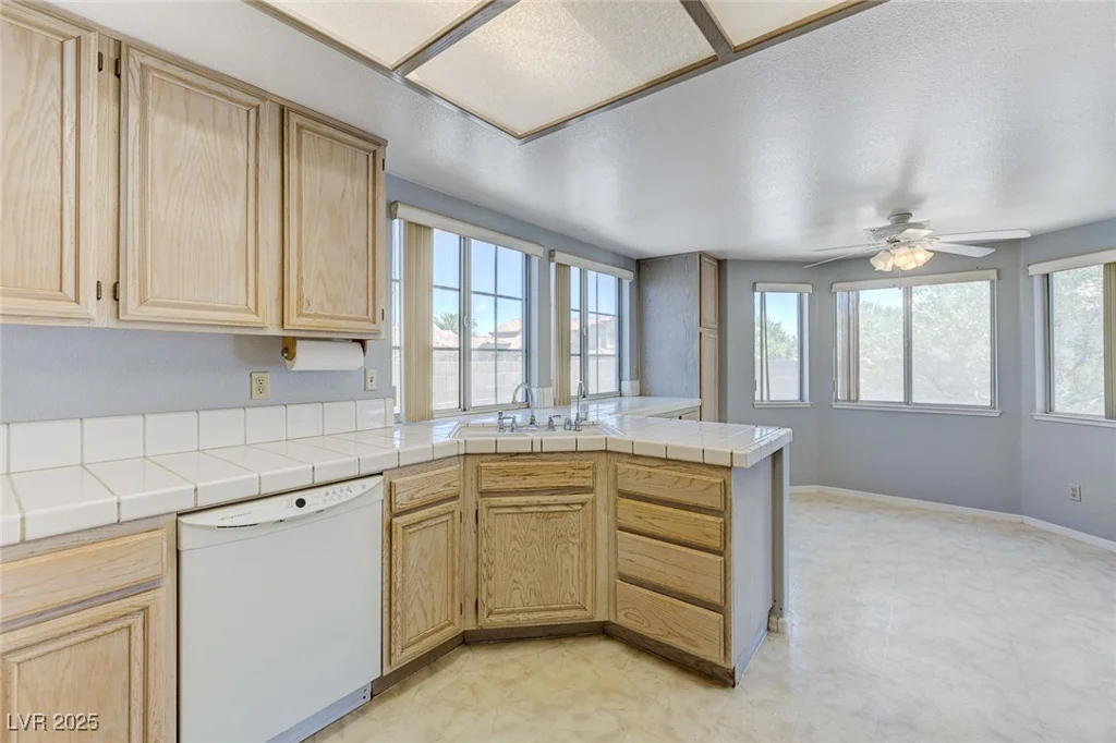 4724 Victoria Beach, Las Vegas, NV 89130