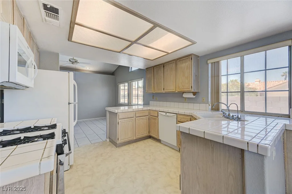 4724 Victoria Beach, Las Vegas, NV 89130