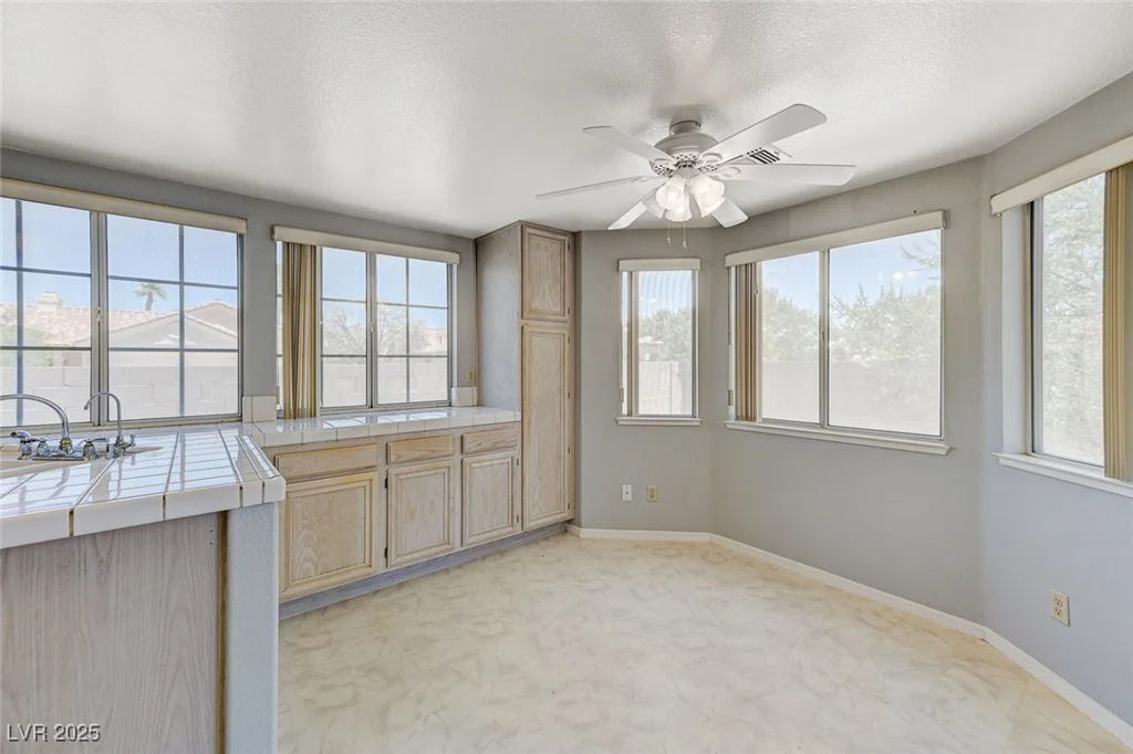 4724 Victoria Beach, Las Vegas, NV 89130